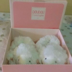 Newborn girl baby slippers by DOU DOU